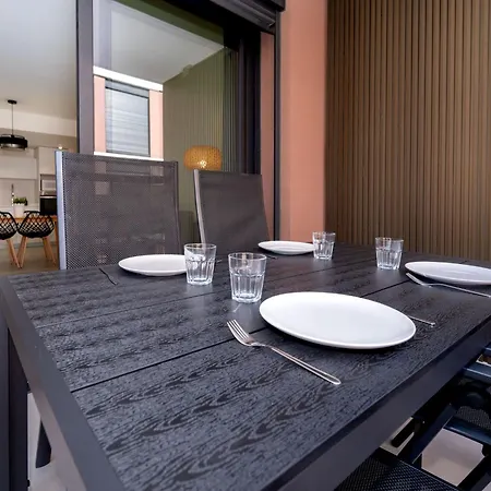 Waves By Interhome