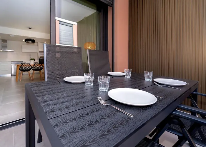 Waves By Interhome
